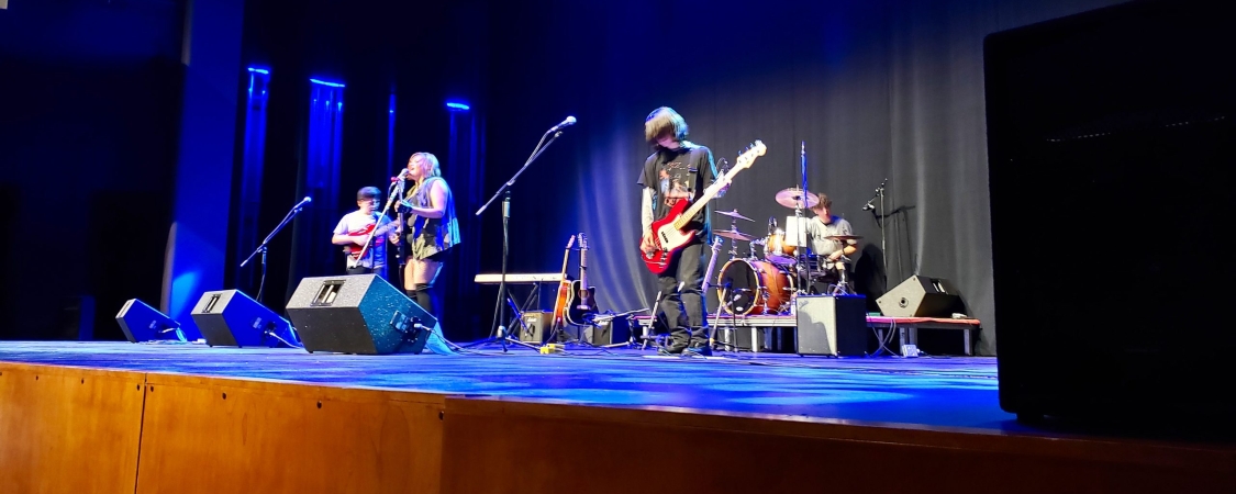 Garage band on stage 2